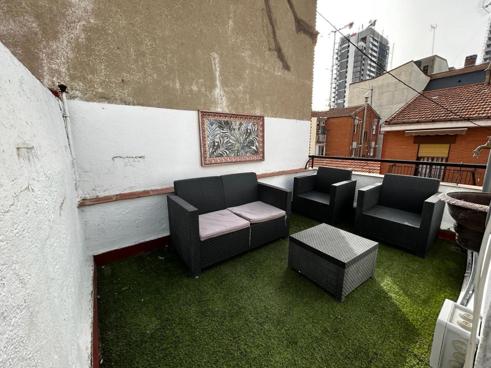 Apartamento con terraza céntrico moderno Nuevo Madrid Exterior foto